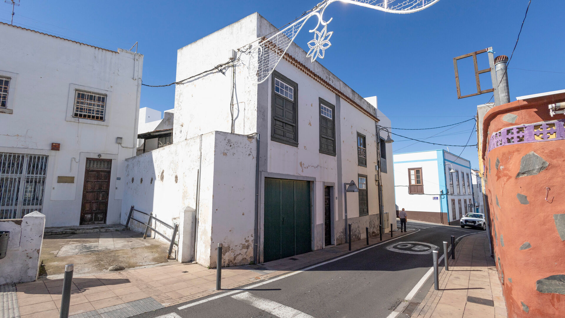 Magnifica Oportunidad a "REFORMAR" en el Centro de La Cruz Santa!!!!!