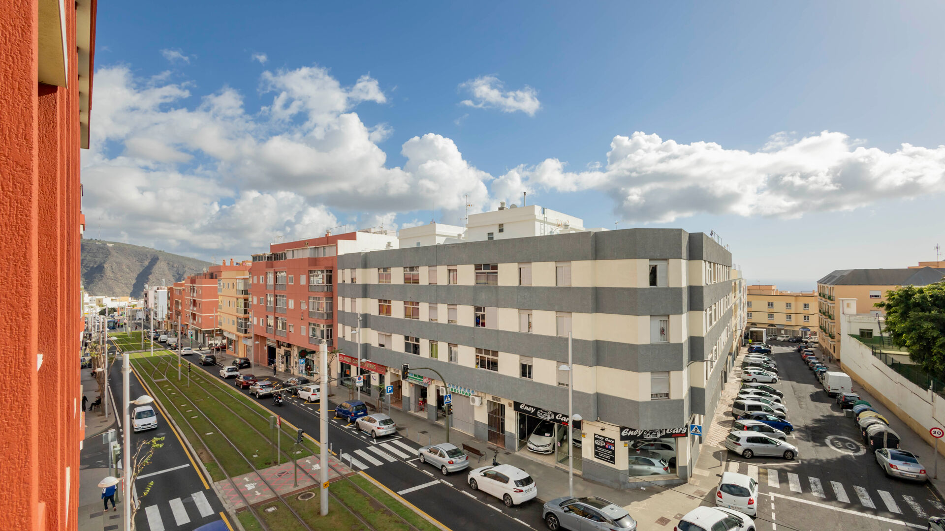 ¡Oportunidad única! Amplio piso para familias numerosas