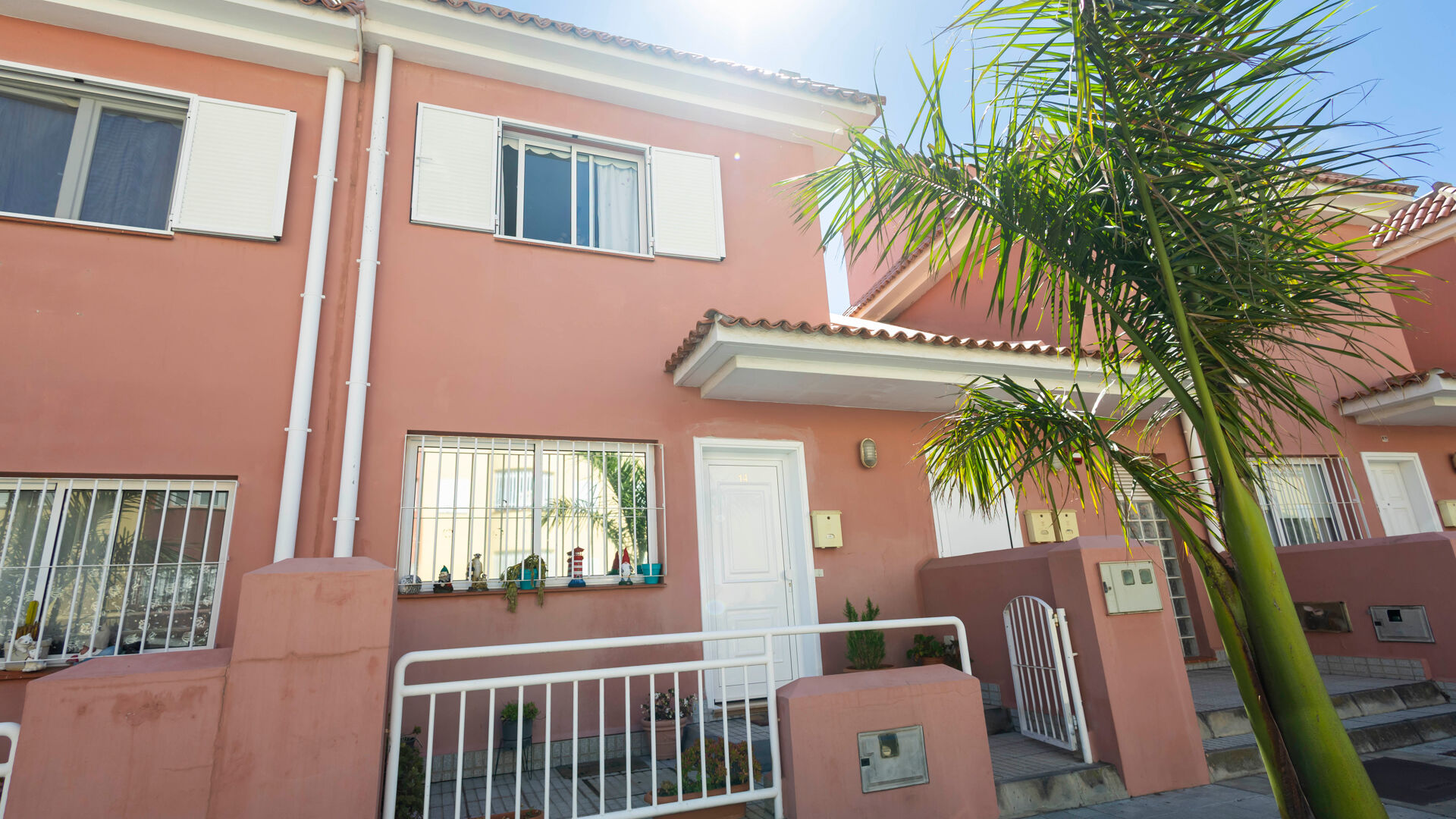 ¡Tu Hogar Ideal en Santa Cruz de La Palma: Espacioso Chalet Adosado con Comodidades Únicas y Excelente Ubicación!