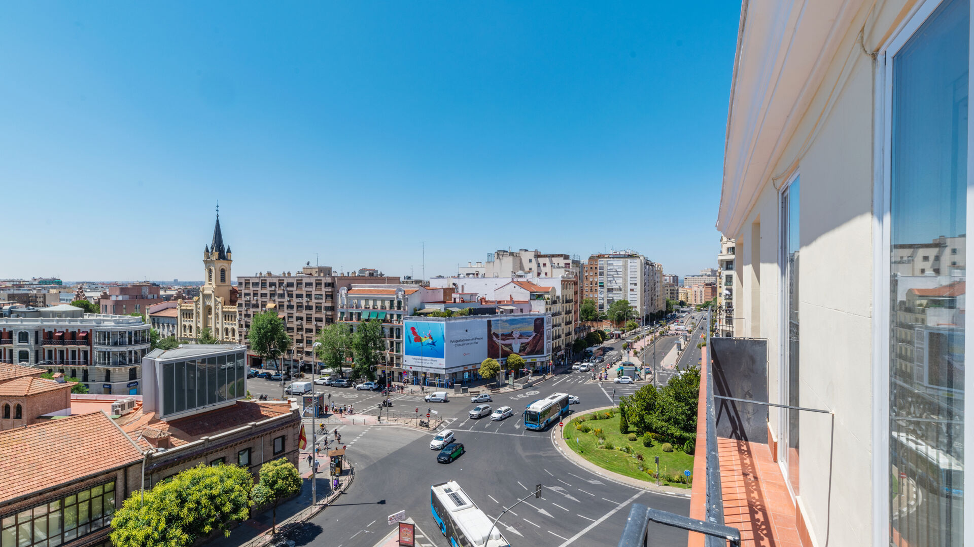 Ático con vistas en el corazón de Madrid.