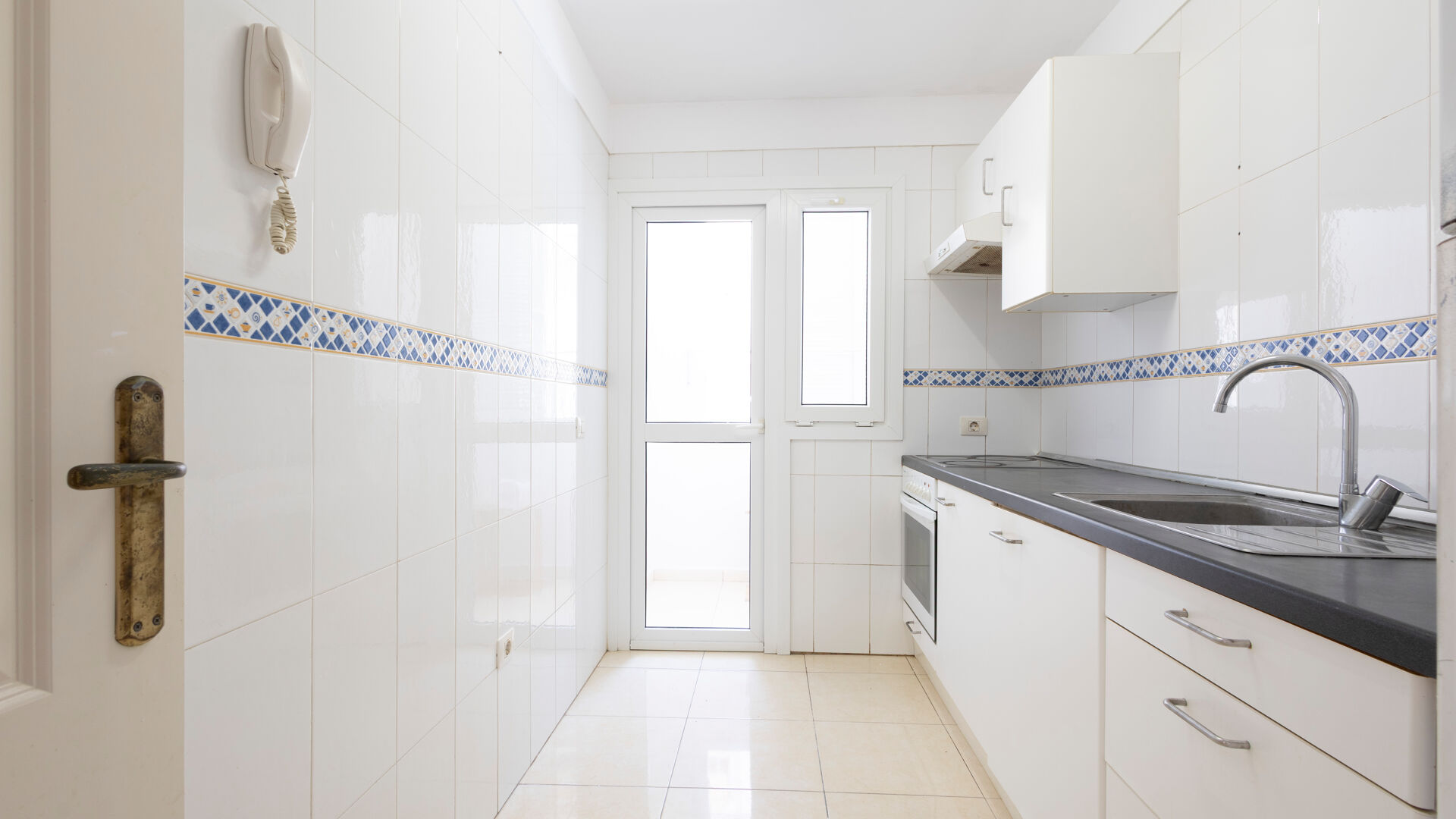 Vive a Un Paso de la Costa: Tu Nuevo Hogar en Los Abrigos