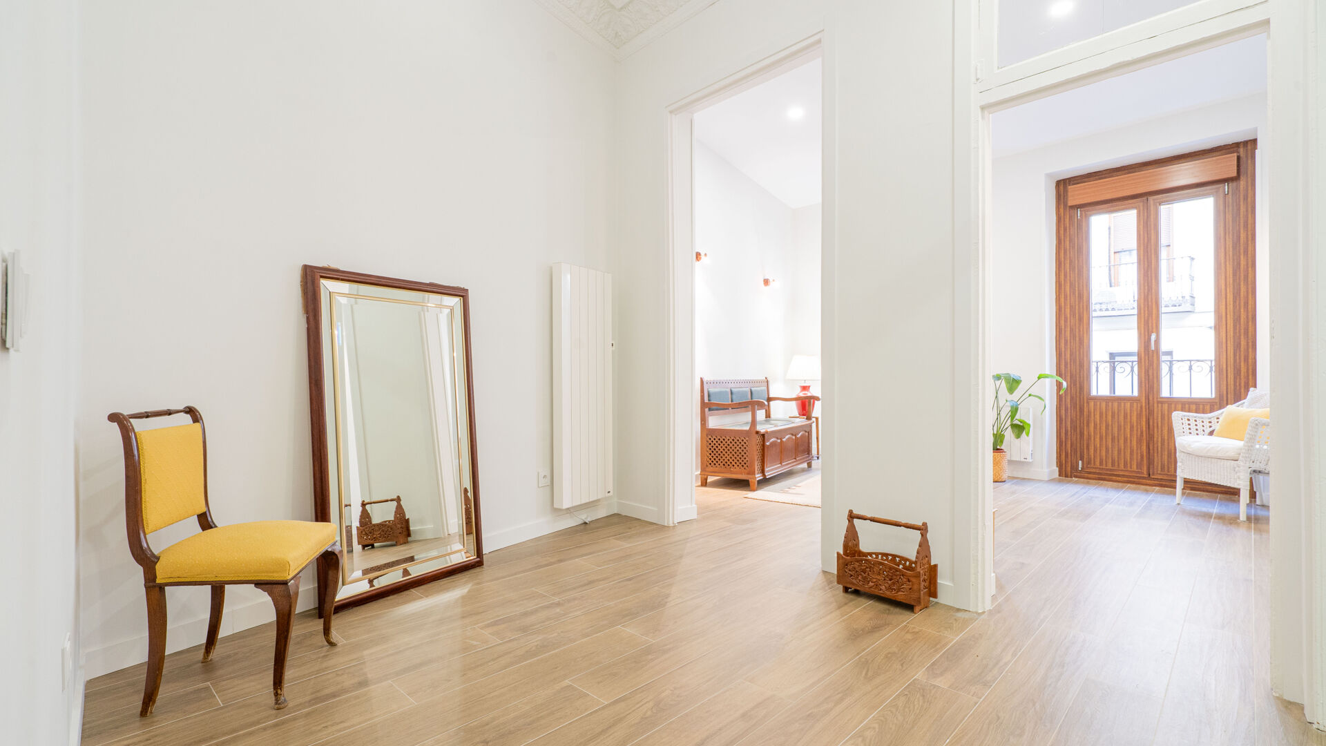 ¡Estrena Elegancia y Confort en el Vibrante Barrio de Sol!
