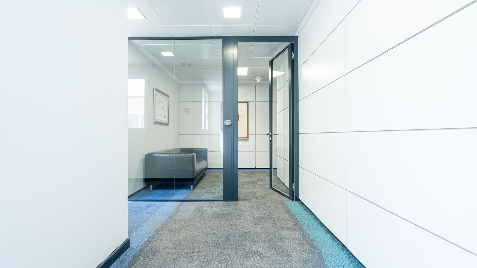 Oficina corporativa de alto nivel con opción a garaje – Calle de la Granja, Alcobendas